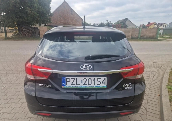 Hyundai i40 cena 33800 przebieg: 150000, rok produkcji 2013 z Poręba małe 106